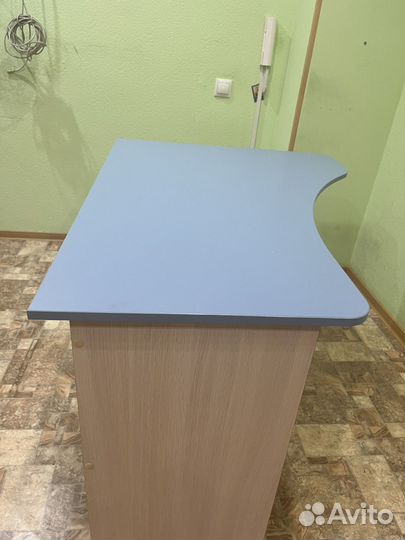 Письменный стол