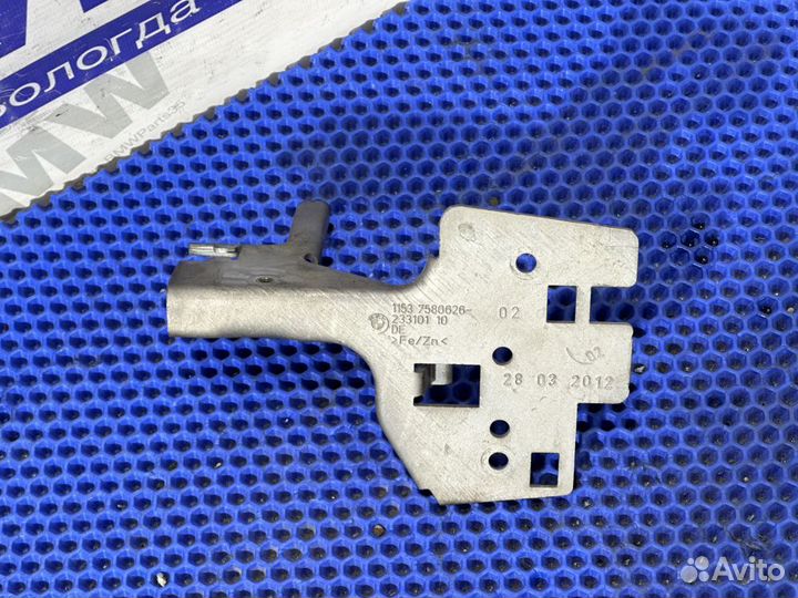 Кронштейн термостата BMW F10, F01 мотор N52, N55