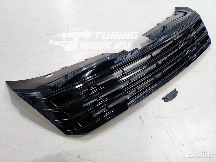 Решетка радиатора VW Passat B7 черная