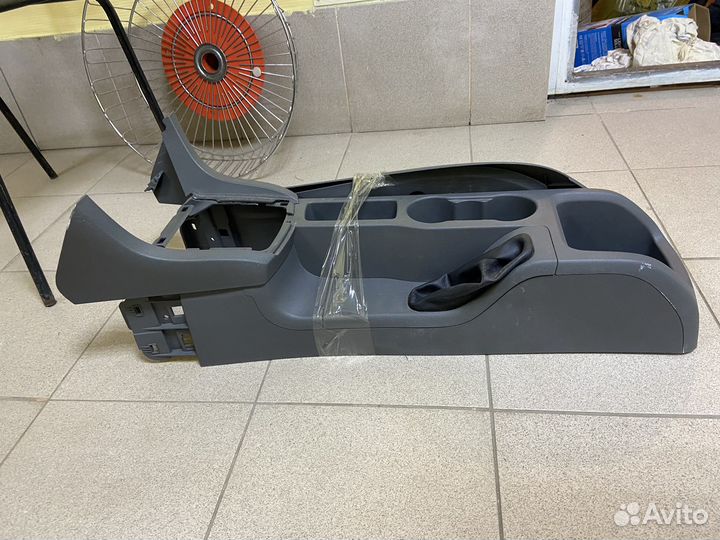 Борода консоль для Ford