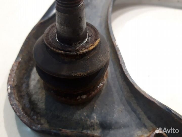 Рычаг подвески (передний, правый) (Toyota Hilux)