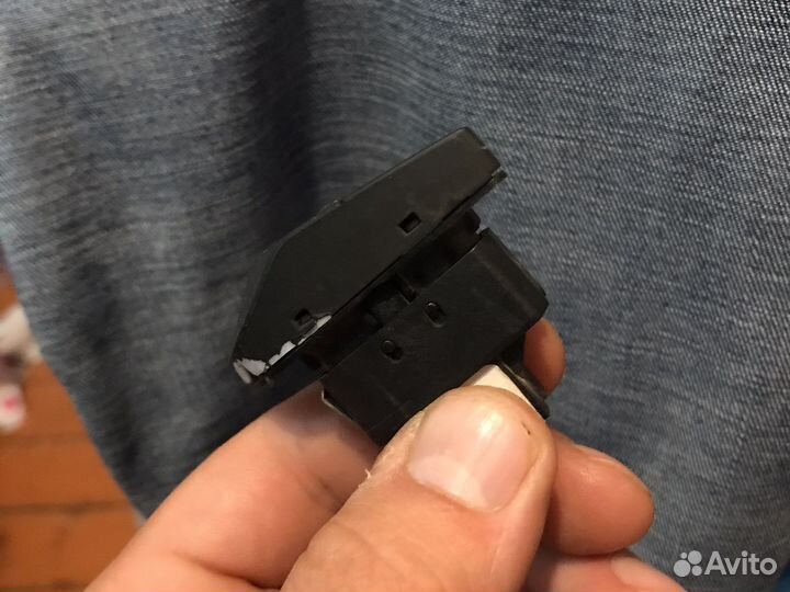 Подам кнопку блокировки двери audi q7