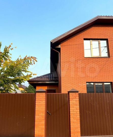 Дом 194 м² на участке 6,5 сот.