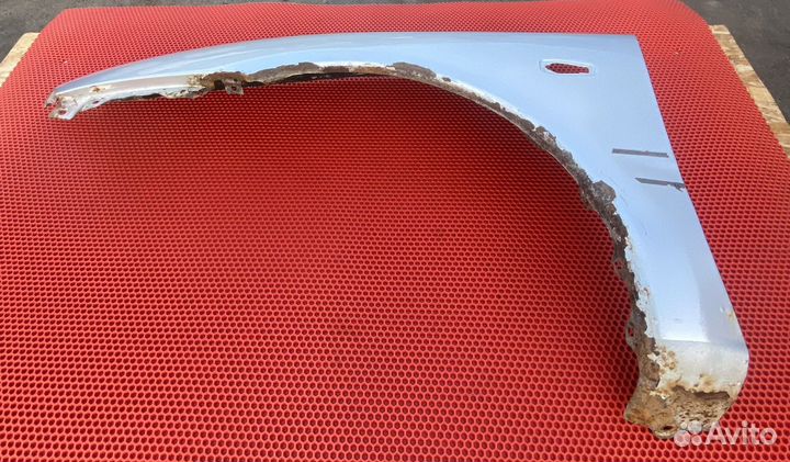 Крыло переднее левое Mitsubishi Carisma рестайл