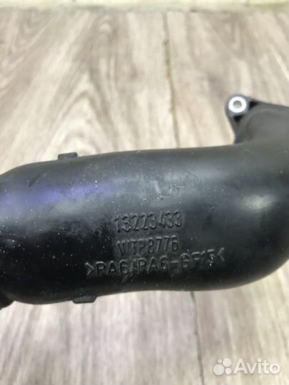 Патрубок интеркулера Opel Astra H Z19DTH