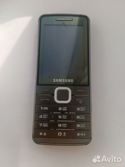 Телефон Samsung GT-S5610