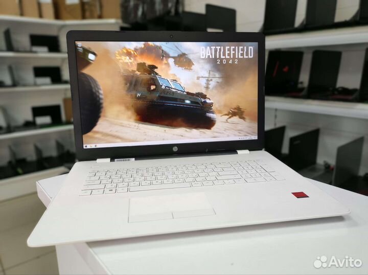 Ноутбук HP с экраном 17.3