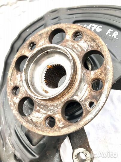 Mercedes a class w176 кулак передний правый