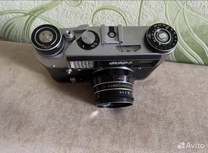 Плёночный фотоаппарат polaroid 636 и фэд5