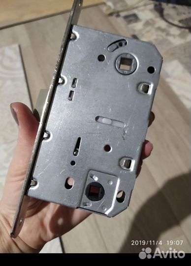 Петли дверные универсальные Защëлка для двери