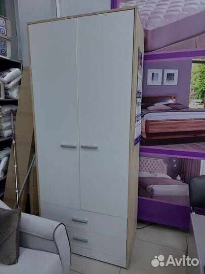 Шкаф двухстворчатый с выставки