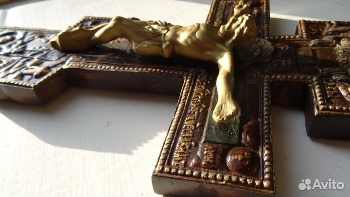 Крест настенный