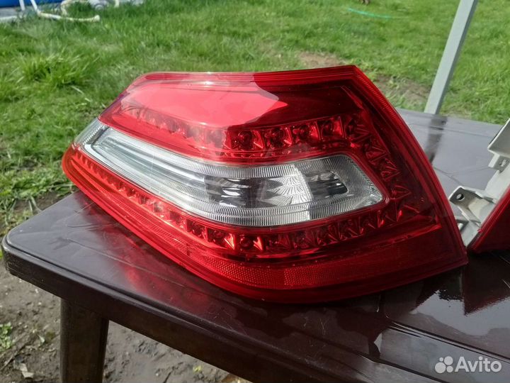 Заднии фонари стопы на нисан тиана J32