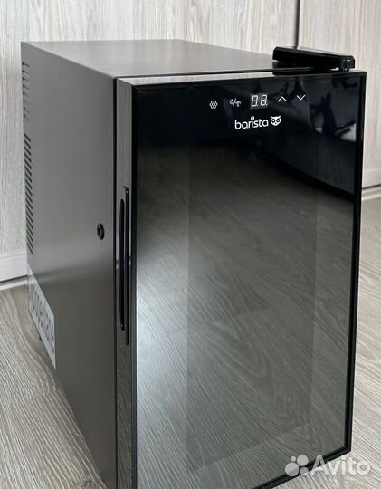 Продам винный холодильник