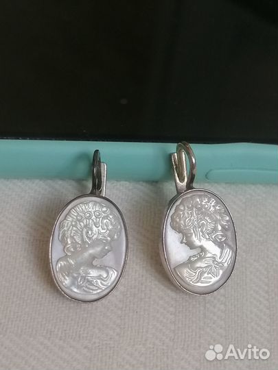 Серебряные серьги с перламутровыми камеями