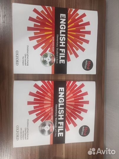 Книга и раб. тетр. English File Elementary 3 изд