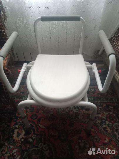 Кресло-унитаз для малоподвижных