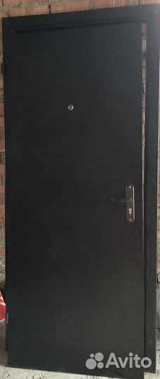 Дверь входная металлическая