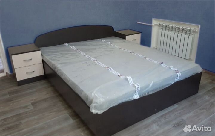 Кровать 2-спальная с матрасом
