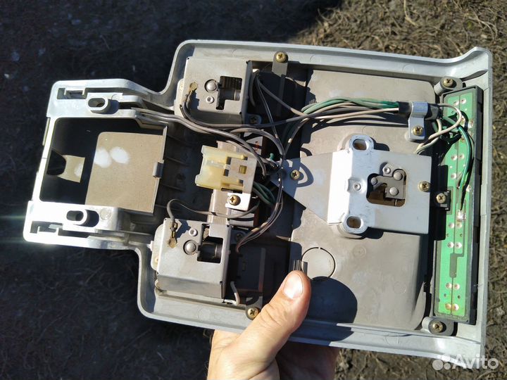 Плафон освещения салона mitsubishi galant 6