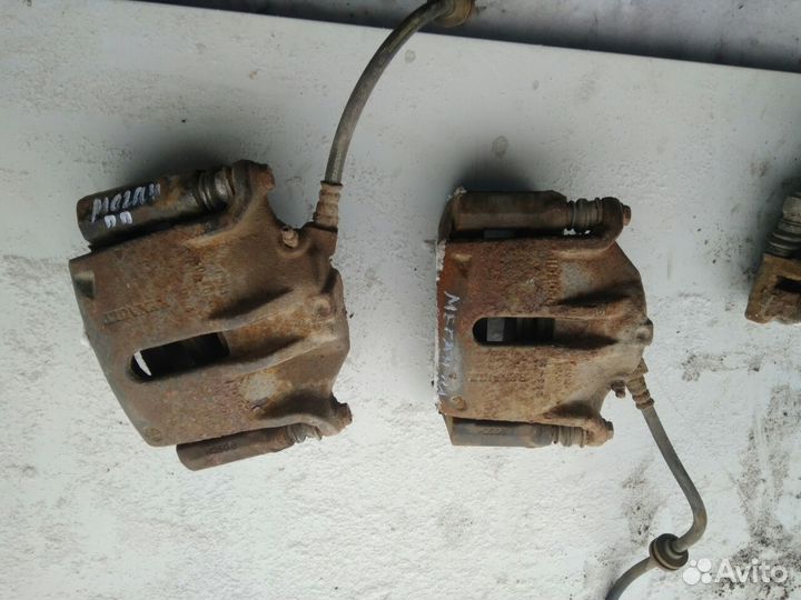 Суппорт передний левый для Renault Megan 2003-2009