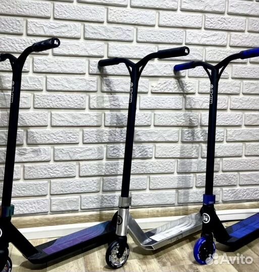 Трюковой самокат Hipe и Tech Team