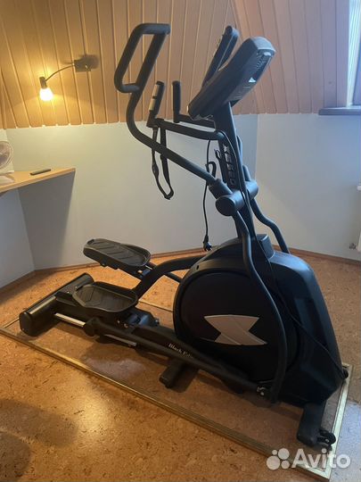 Эллиптический тренажер Spirit XE580