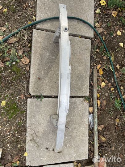 Усилитель переднего бампера mercedes w 204 дорест