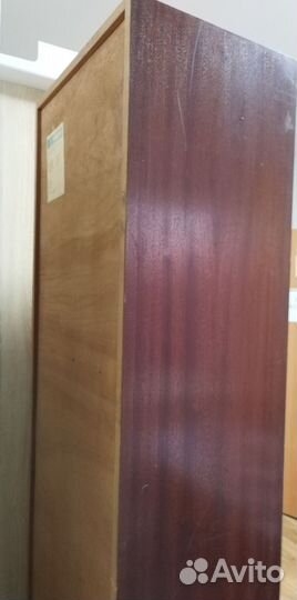 Шкаф коричневый бельевой