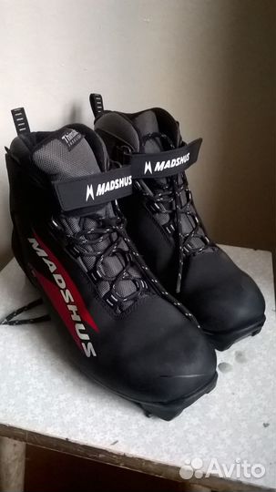 Лыжные ботинки NNN разм.32,34,43 и NN75 разм.33