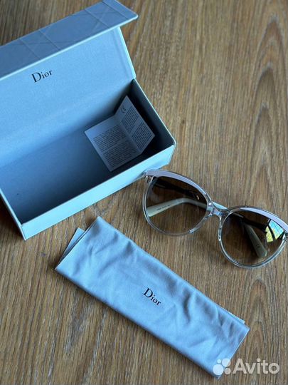 Солнцезащитные очки Dior