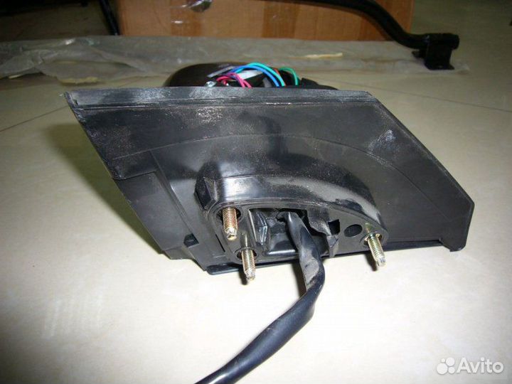 Зеркало правое Toyota Avensis 2003-2006