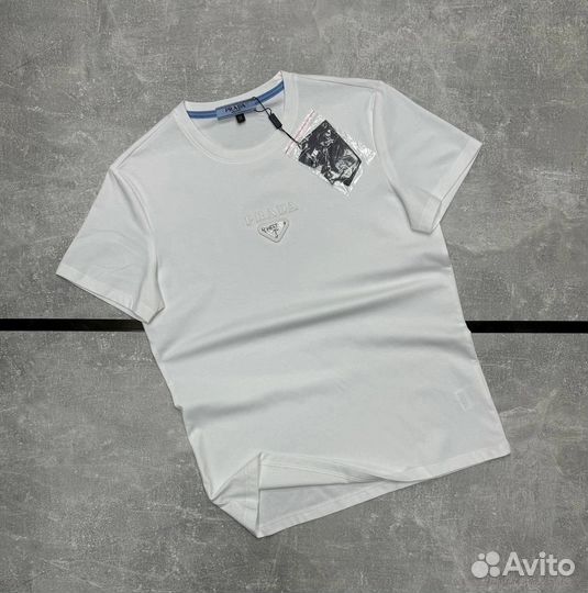 Футболка Prada