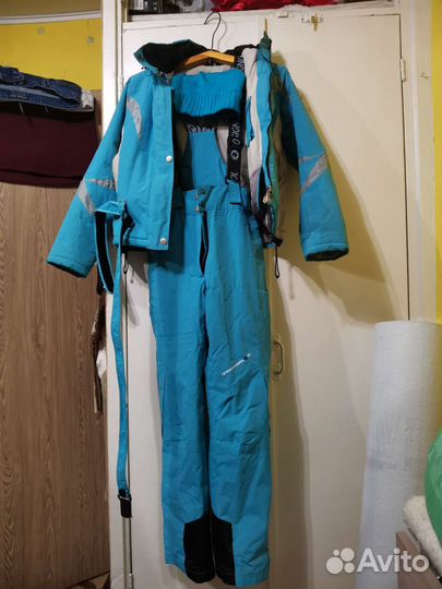 Горнолыжный костюм женский 42 размер