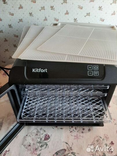Сушилка для овощей и фруктов Kitfort KT-1905