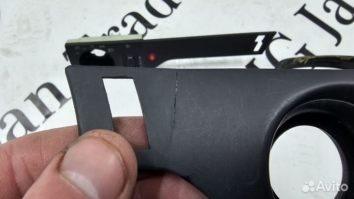 Пластик эл. рулевой колонки на Mercedes W124