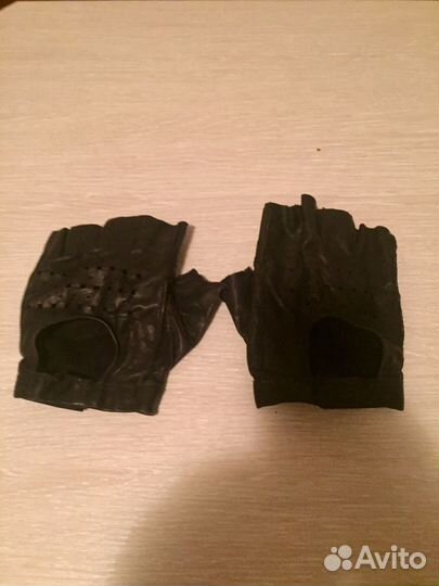 Перчатки