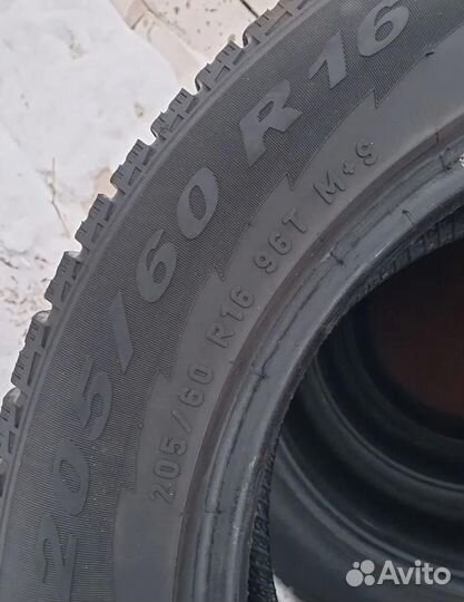 Pirelli Winter Ice Control 205/60 R16