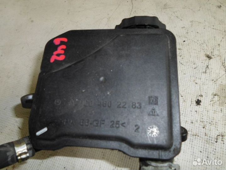 Бачок гидроусилителя M-класс W164 (2005—2008) Mercedes-Benz