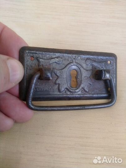 Ручки, накладки на комод