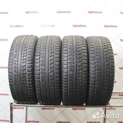 Dunlop SP Winter Ice 01 215/60 R16