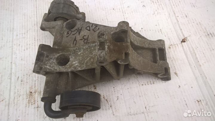 Кронштейн навесного оборудования на VW Пассат В-4