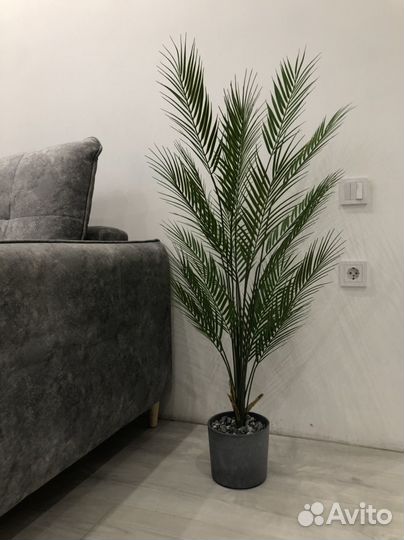 Искусственная пальма растение