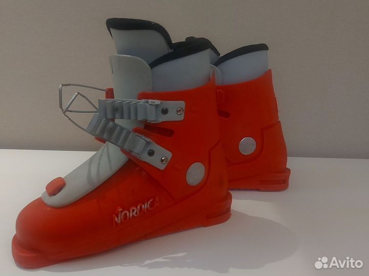Горнолыжные ботинки детские nordica