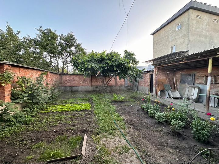 Дом 215 м² на участке 4 сот.