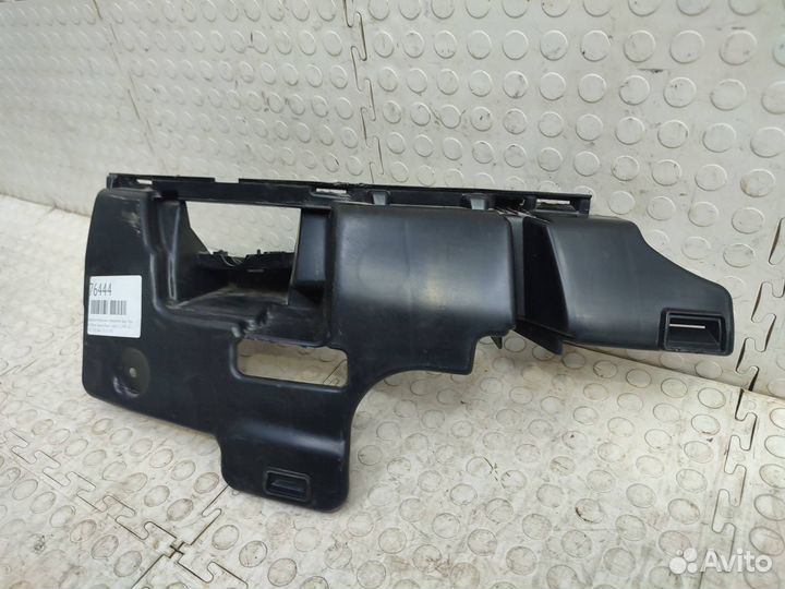 Кронштейн форсунки омывателя фар правый Land Rover