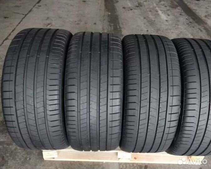 Pirelli P Zero PZ4 L.S. 245/40 R21