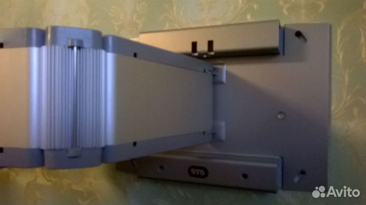 Настенный кронштейн для телевизора