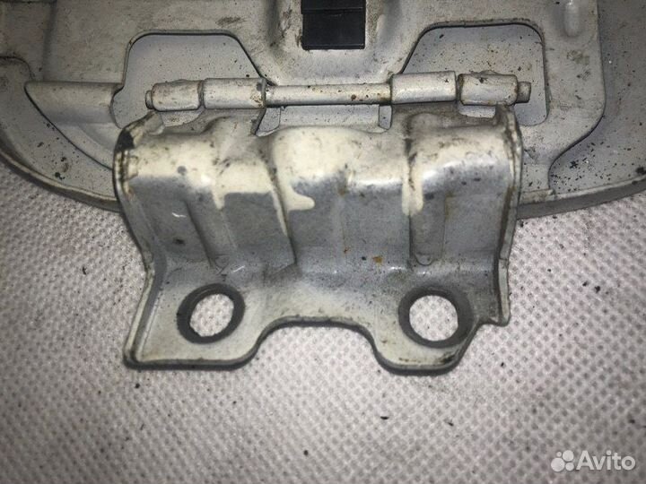 Лючок бензобака Mitsubishi Mirage CK1A 4D68