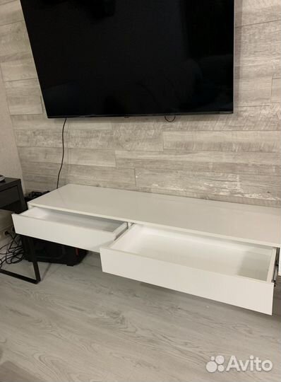 Консоль с ящиками подвесная